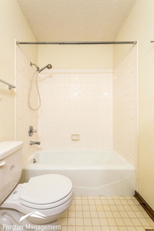 Building Photo - Beautiful 2 Bedroom Duplex located in West Manhattan!