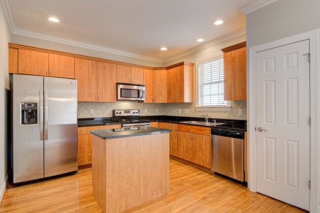 Spacious Kitchen with Custom Cabinets - 4 Nandina Dr
