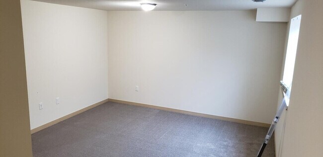 Building Photo - 6014 Driscoll Dr