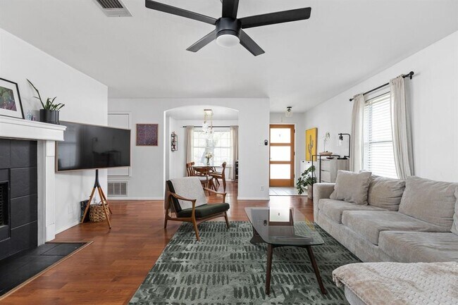 Building Photo - 8904 Kimono Ridge Dr
