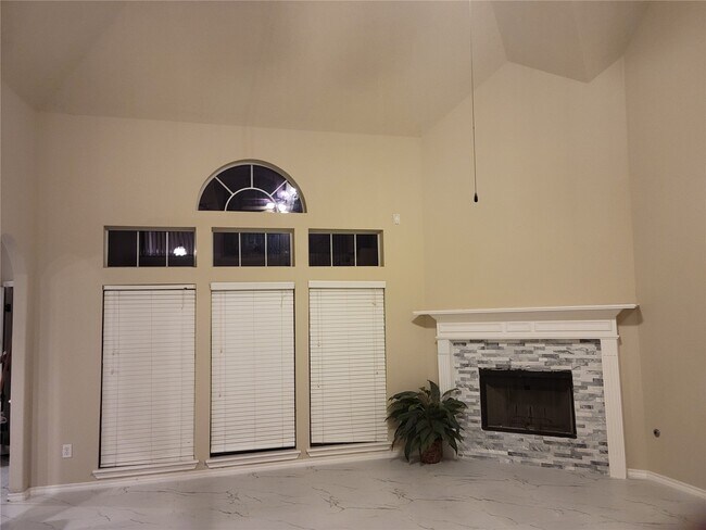 Building Photo - 11134 Sheldon Bend Dr