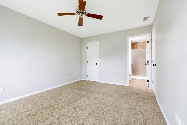 Building Photo - 690 Thorntree Ct