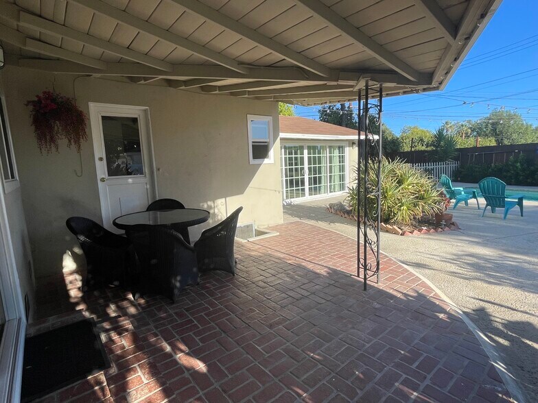 Patio - 16420 Minnehaha St