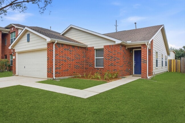 Building Photo - 3023 Legends York Dr