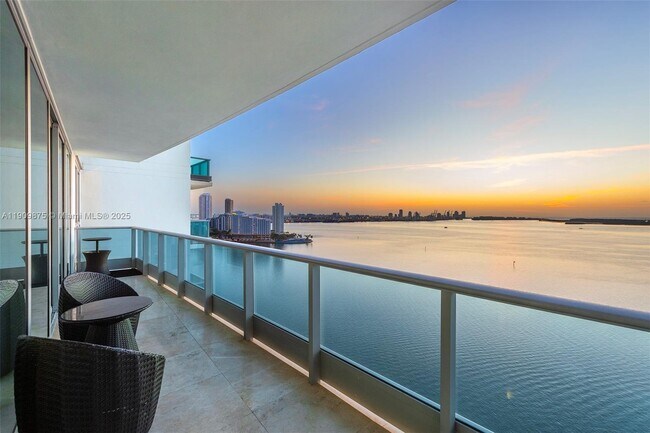 Building Photo - 1331 Brickell Bay Dr