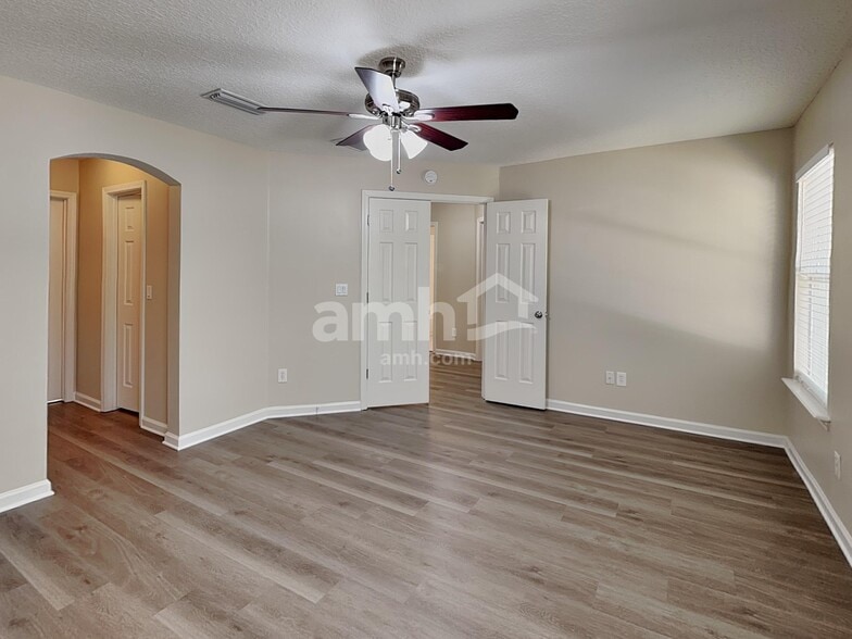 Building Photo - 3631 Silver Bluff Blvd