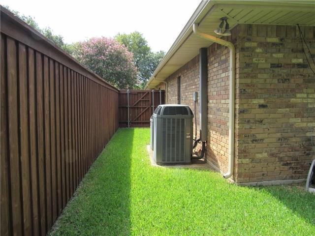 Building Photo - 6711 Lovington Dr