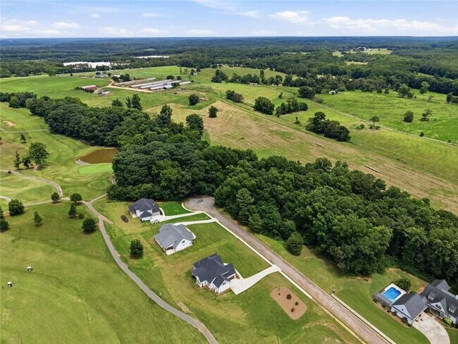 Building Photo - 2049 Chestnut Oak Trl