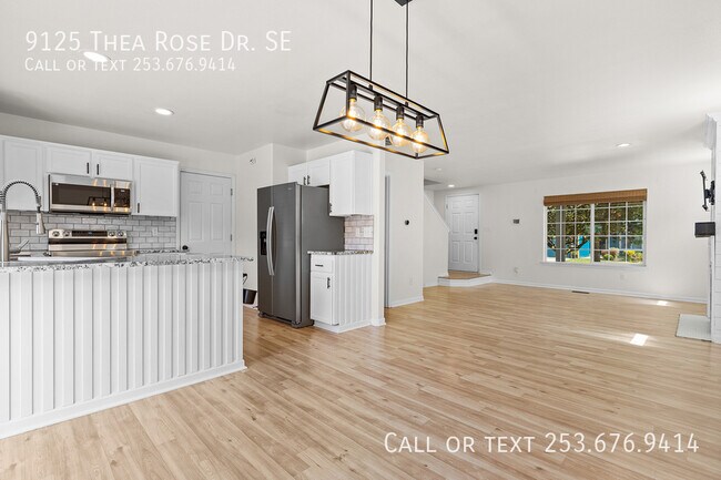 Building Photo - 9125 Thea Rose Dr. SE