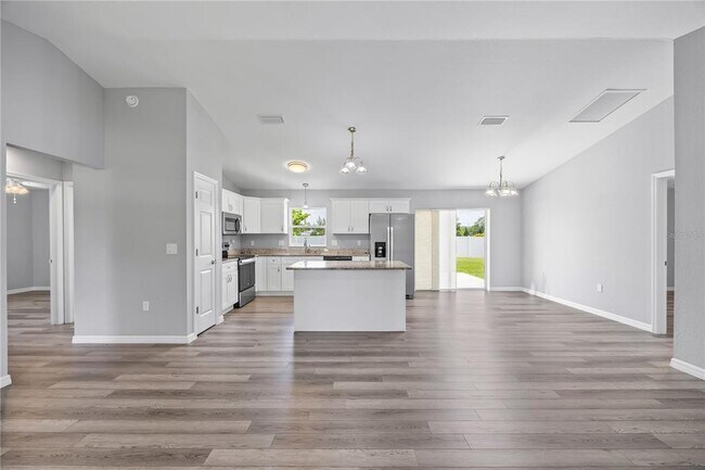 Building Photo - 5887 SW 154th Lane Rd