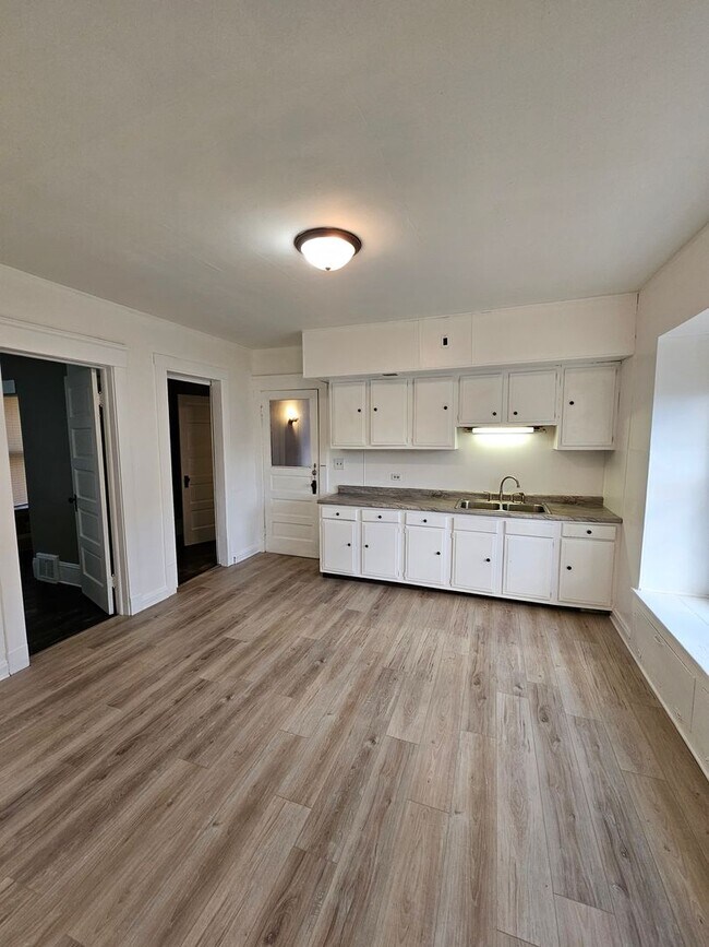 Building Photo - Rathbun7206