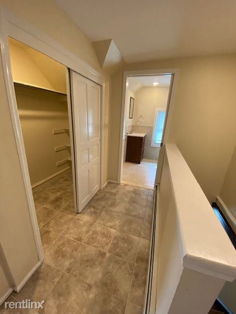 Building Photo - 207 Monument Ave