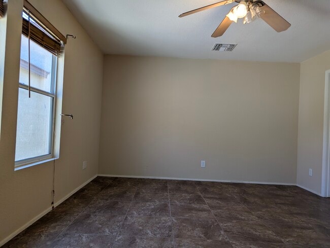 Building Photo - 4179 E Wading Pond Dr