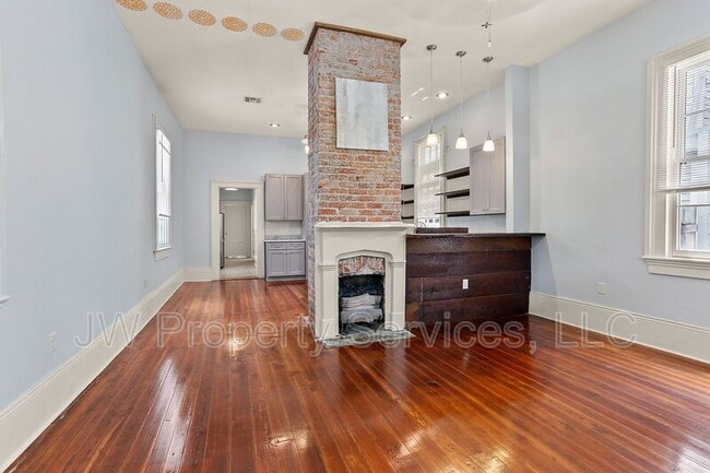 Building Photo - 309 Red Allen Wy