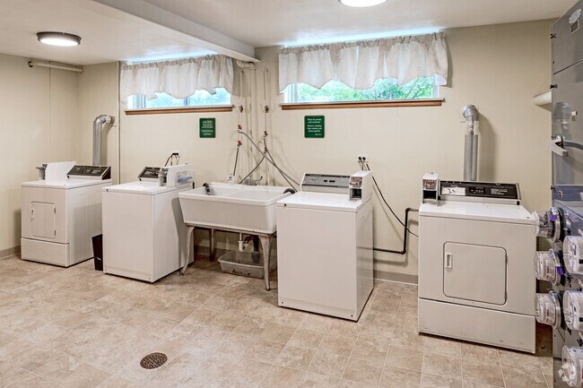 Laundry Facilities - 1040 Cleveland Apartments