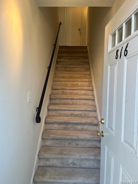 Building Photo - 816 Temple Hill Rd