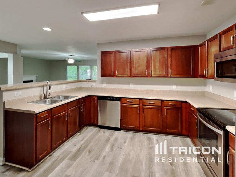 Building Photo - 1409 Cricket Ridge Dr