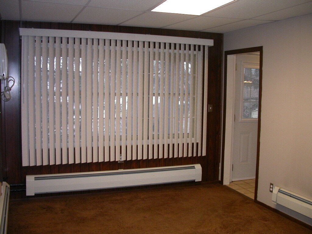 Building Photo - 70 Utica St