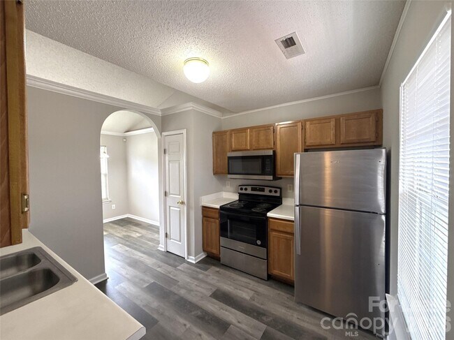 Building Photo - 1511 Hudson Graham Ln