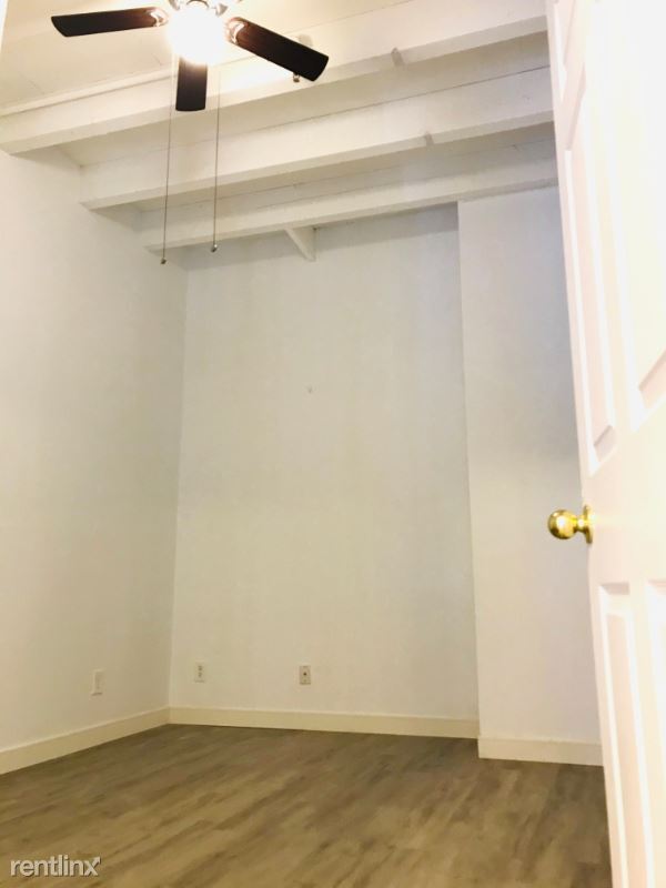 Building Photo - 2 br, 2 bath Townhome - 145 E City Place Dr