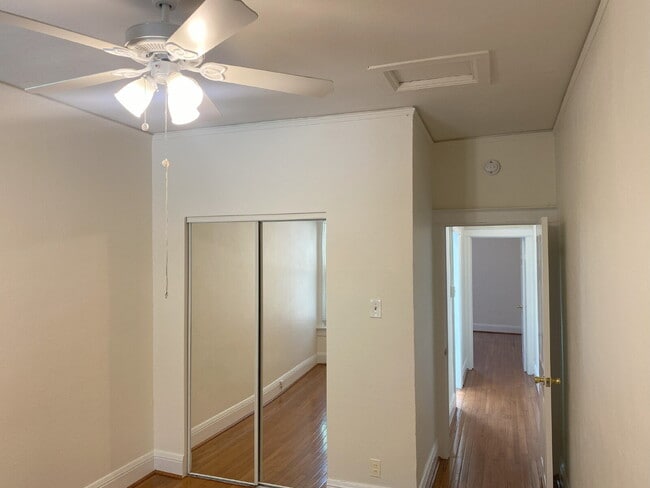 Building Photo - "Charming 2-Bedroom Haven in the Heart of ...
