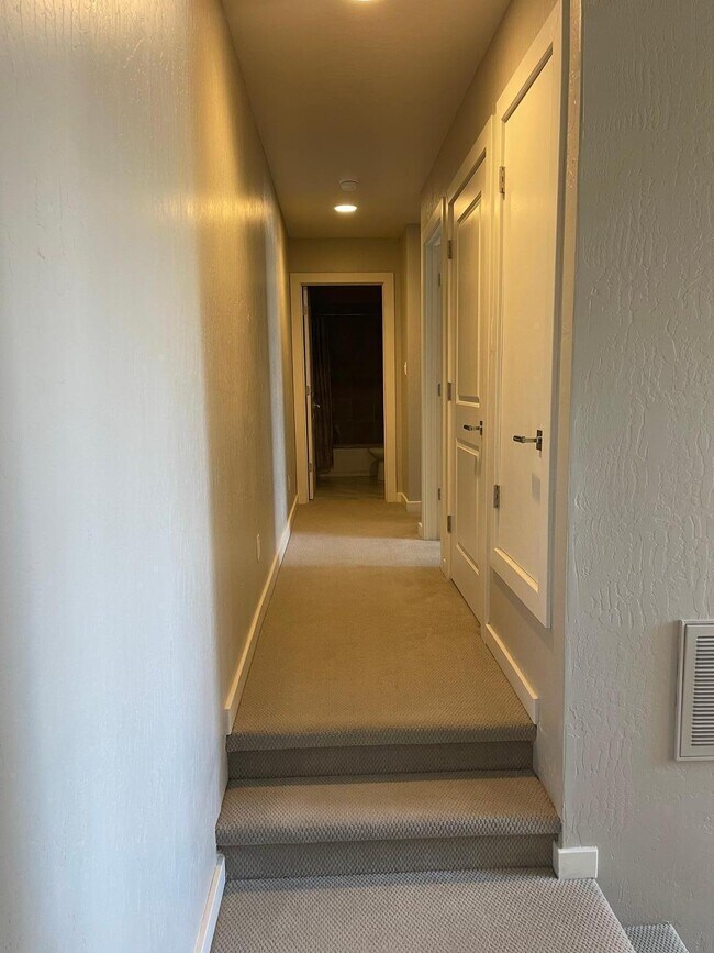 Building Photo - 1668 Bull Lea Dr SE