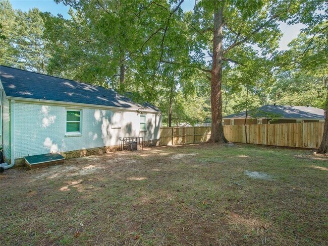 Building Photo - 3787 Glenwood Rd