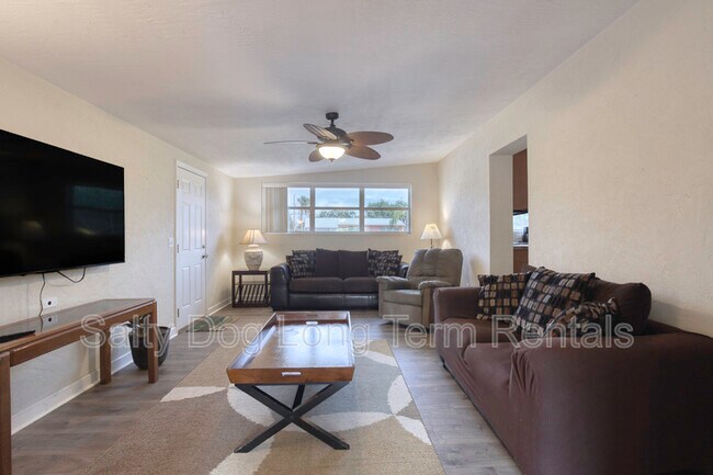 Building Photo - 114 Lynnhurst Dr