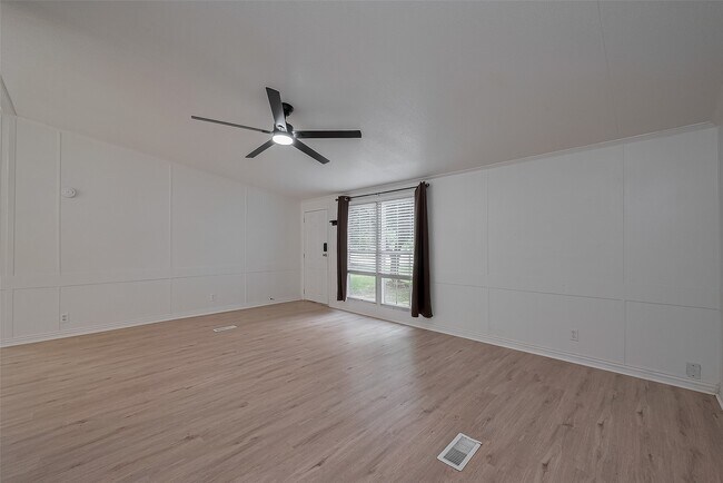 Building Photo - 16282 Wild Oak Ln