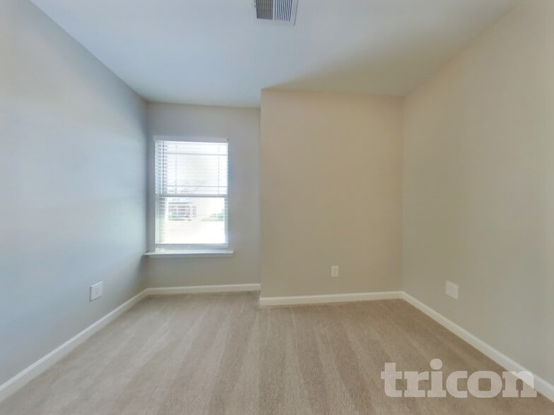 Building Photo - 177 Magnaview Dr