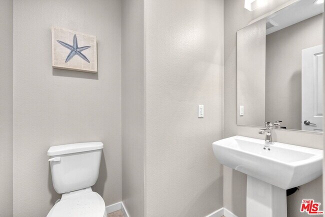 Building Photo - 746 Farrier Wy