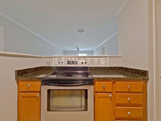Building Photo - 2-Bedroom Condo - Foxcroft Condos in Homewood.