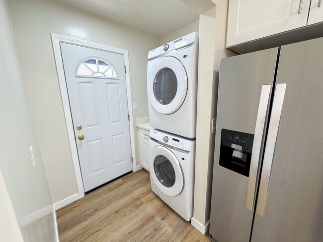 Building Photo - El Cerrito 3Bed/2Ba Private Yard, off-street parking Just renovated