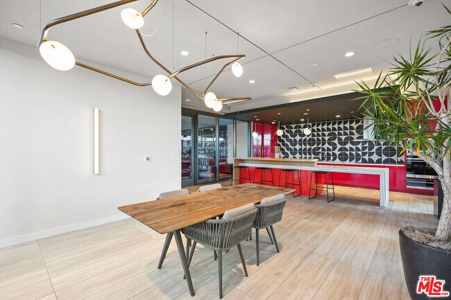 Building Photo - 1100 S Grand Ave