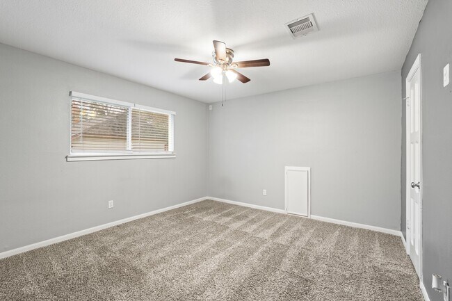 Building Photo - 410 Bauxhall Ct