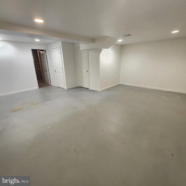 Building Photo - 6054 Rockton Ct