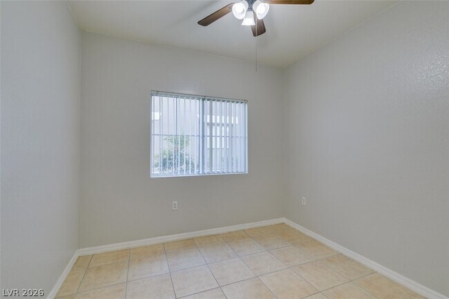 Building Photo - 10245 S Maryland Pkwy