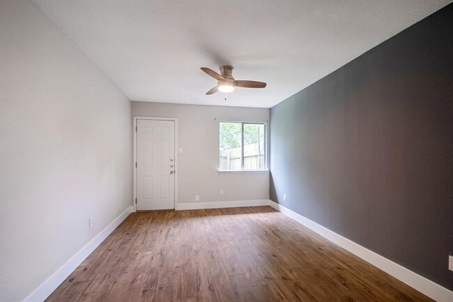 Building Photo - 8900 Pocono Cove