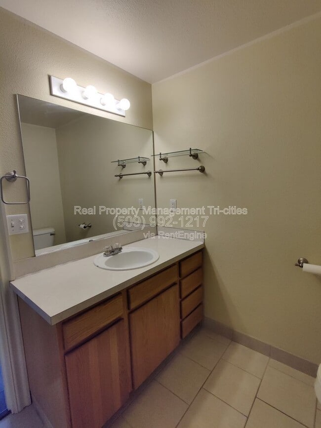 Building Photo - 7912 Redonda Dr