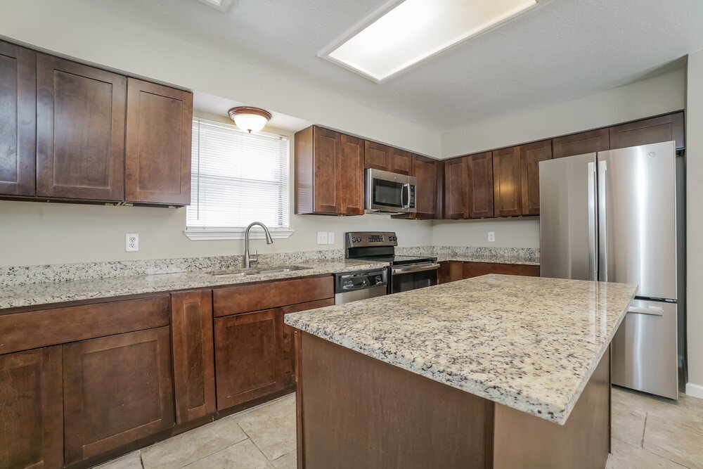 Building Photo - 7659 Athlone Dr
