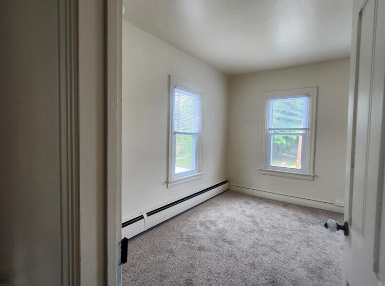 Building Photo - 2416 Lehman St