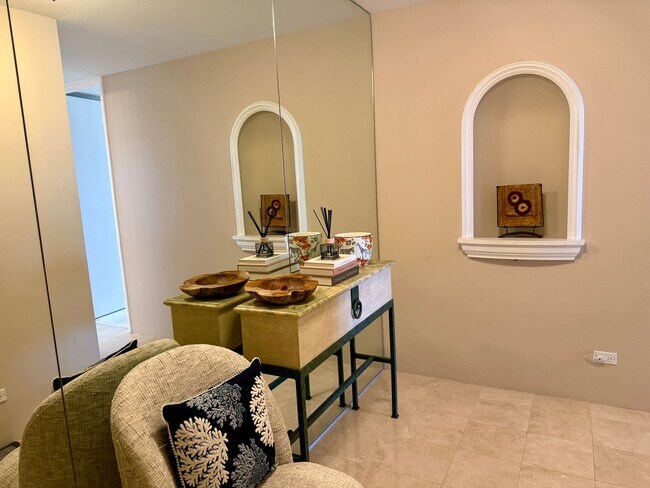 Building Photo - Fully Furnished Condo with the  Best Views and Amenities in Hawaii Kai