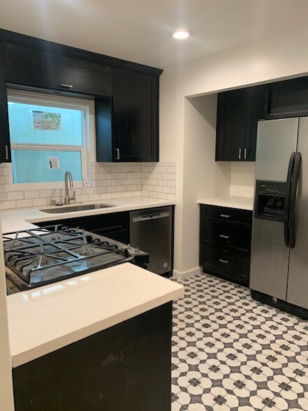 Building Photo - 333 N Occidental Blvd