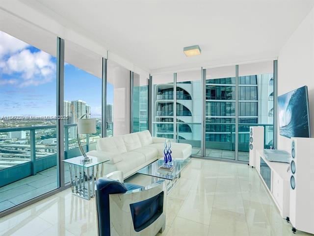 Building Photo - 900 Biscayne