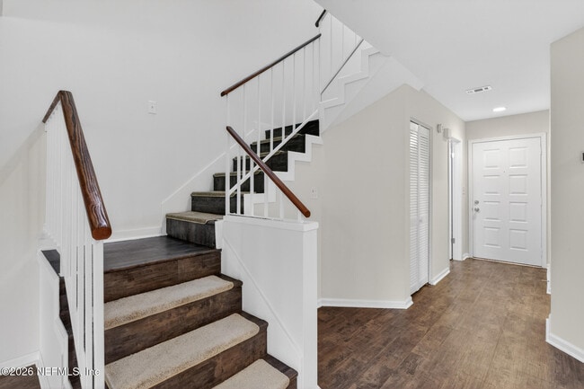 Building Photo - 7701 Baymeadows Cir W