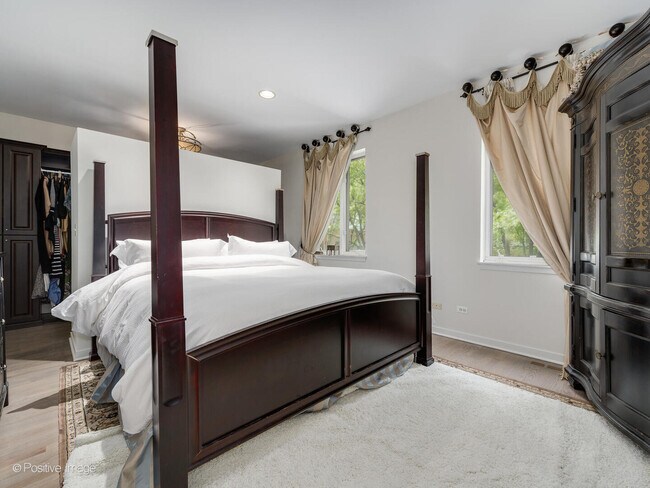 Building Photo - 24 N May St