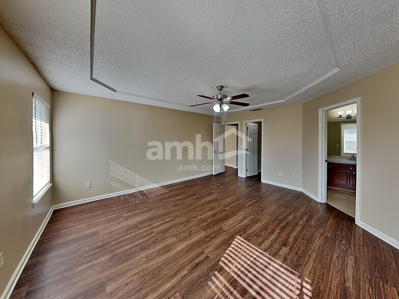 Building Photo - 3389 Westfield Dr