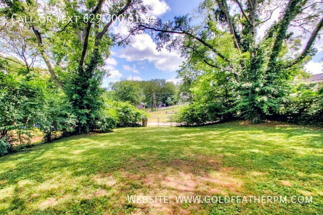 Building Photo - 2116 14th Ave N