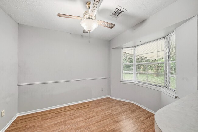 Building Photo - 3324 Kathryn Cir
