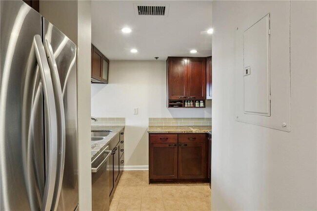 Building Photo - 1130 Piedmont Ave NE